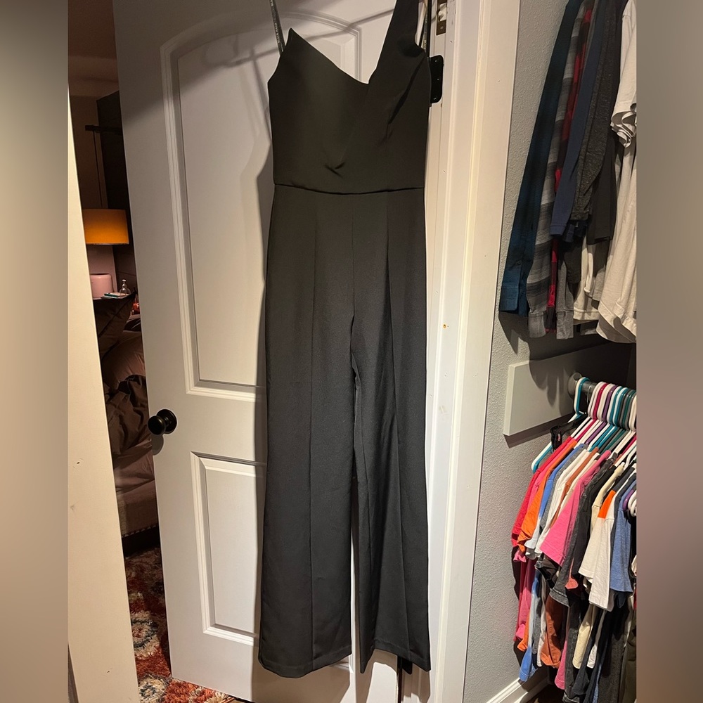 Black One-Shoulder Wide-Leg Jumpsuit - Picture 8 of 8